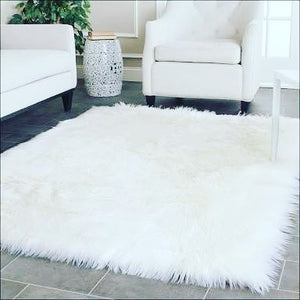 Square fluffy rug